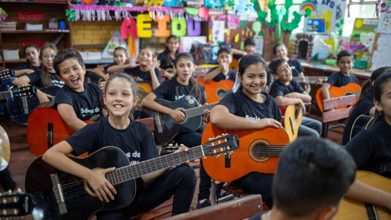 Children playing instruments 