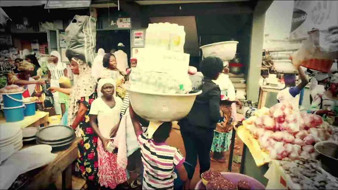  Amina carrying Load