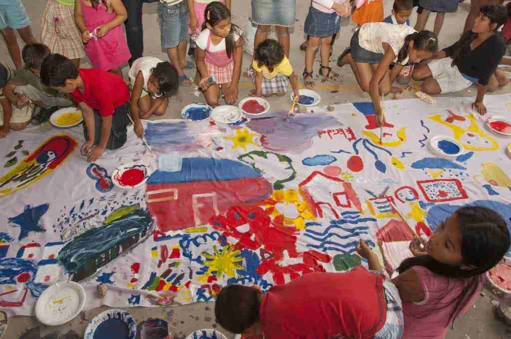 kids painting